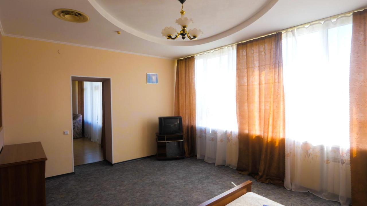 Pectoral On Khortytsia Hotel Zaporizhia Esterno foto